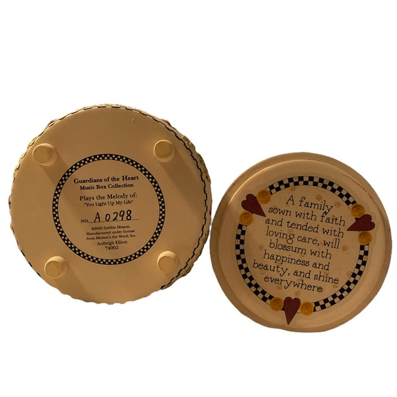 Guardians of the Hesrt music box by Debbie Mumm.  Music box works. - Picture 3 of 3